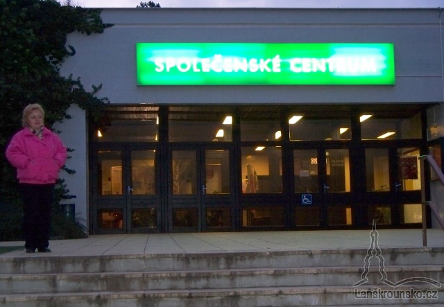 31 Spolecenske centrum Brno Bystrc.jpg